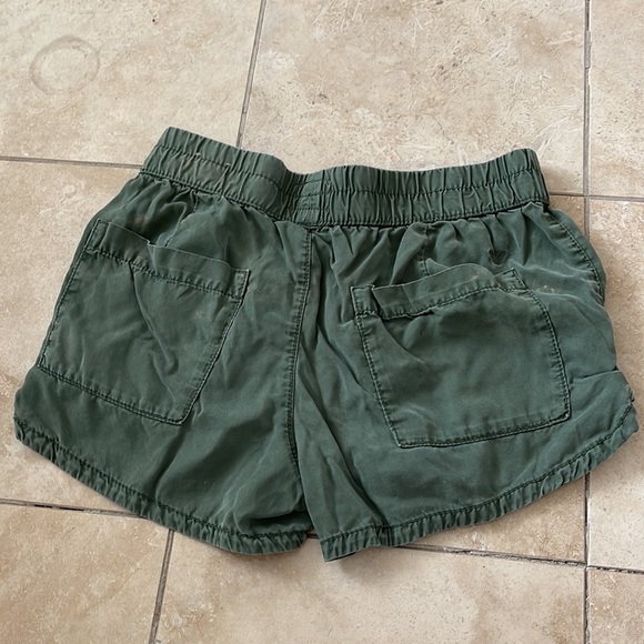 Army green shorts - Picture 2 of 4